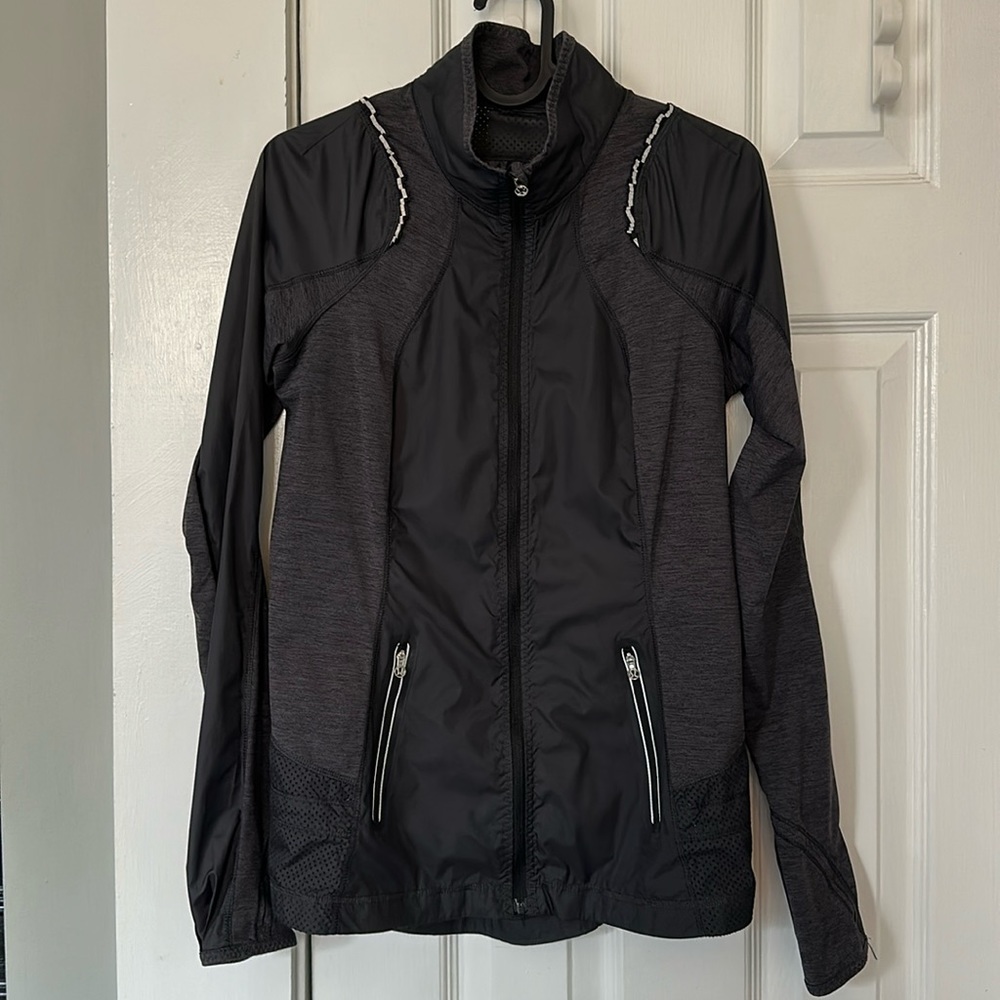Lululemon Nothing But Run Black and Gray SZ6 Lightweight Mesh Running Jacket